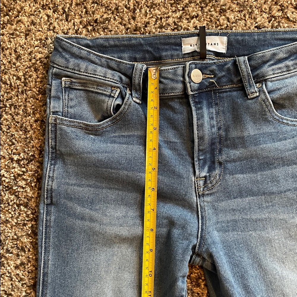 Risen stretch boutique cropped jeans. - Picture 10 of 10
